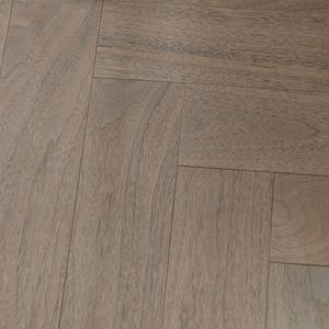Plancher en bois <span class=keywords><strong>massif</strong></span> <span class=keywords><strong>à</strong></span> trois couches, nouveau style <span class=keywords><strong>parquet</strong></span> en chevrons en os de poisson, en chêne - Product Image 1