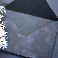 Enveloppe d'invitation personnalisée en velours avec gaufrage à chaud, ensemble d'invitations de mariage, monogramme en feuille d'or, invitations élégantes et modernes pour fête de mariage