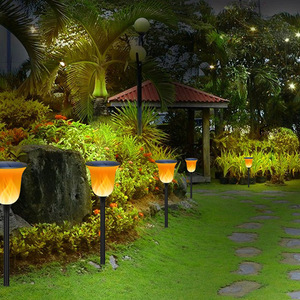 Lámpara Solar de Jardín con Llama Simulada de 2200 mAh, Lámpara de Paisaje para Exteriores con Control de Luz - Product Image 2