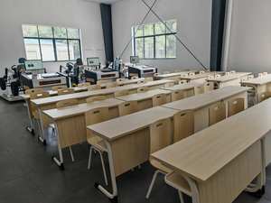 Banc de travail intelligent et connecté pour l'assemblage et les tests de châssis contrôlés par ligne - Product Image 4