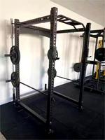 Équipement de musculation en acier Freeman Commercial : Barre de traction multifonctionnelle et machine d'exercice pour squats, rigs de fitness et power racks