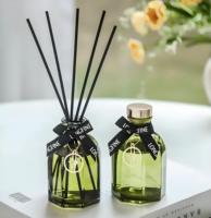 Bouteille de diffuseur de roseau en verre de parfum d'huile essentielle de 150ml