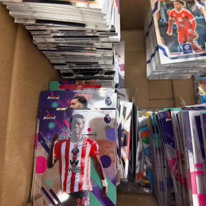 Cartes à collectionner de stars du football en vrac, cartes aléatoires de joueurs de football pour les fans, collection, revente et usage commercial - Product Image 1