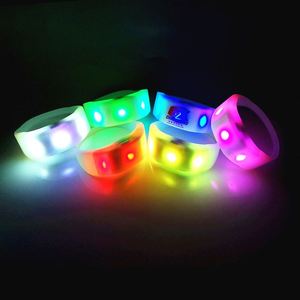 Pulsera Luminosa de Silicona con Logotipo Personalizado, 3 LED, Control Remoto DMX, 15 Colores, para Fiestas, Bares y Eventos - Product Image 4