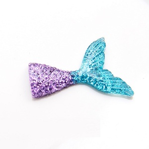 2023 vendita calda adorabili stili di glitter misti coda di pesce sirena in resina multicolore per ciondoli decorazione fai da te - Product Image 6