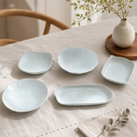 Service de table en céramique de style européen gravé à la main, 5 pièces, bol carré, plat rectangulaire, plat en forme de pétale, compatible lave-vaisselle et micro-ondes