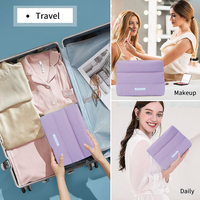 Petites pochettes à cosmétiques bouffantes étanches de voyage avec logo personnalisé trousse à maquillage bouffante en nylon matelassé