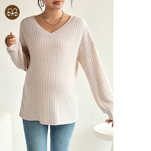 T-<span class=keywords><strong>shirt</strong></span> de maternité <span class=keywords><strong>enceinte</strong></span> à manches longues coupe ample avec col en V et épaules tombantes décontracté kaki OEM - Product Image 2