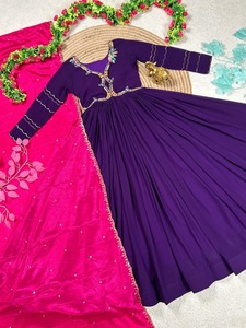 Conjunto de Vestido Festivo de Tela Sintética con Dupatta Bordada, Elástico, de Secado Rápido y Cómodo, Estilo Étnico para Mujer, en Oferta - Product Image 1