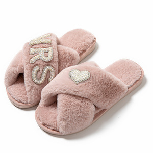 Nouvelles pantoufles tendance en TPR pour femmes, pantoufles d'intérieur en peluche, vente en gros à prix réduit - Product Image 3