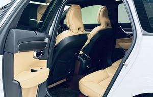 Auto Usata 2019 <span class=keywords><strong>Volvo</strong></span> V90 <span class=keywords><strong>Cross</strong></span> <span class=keywords><strong>Country</strong></span> T5 AWD, Station Wagon di Lusso Usata, Guida a Sinistra, Automatica, Robusta e High-Tech, 254 CV, 350 Nm - Product Image 5