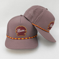 Casquette de baseball personnalisée à 5 panneaux, logo brodé en nylon, perforations laser, séchage rapide, respirante, pour le sport et les activités de plein air