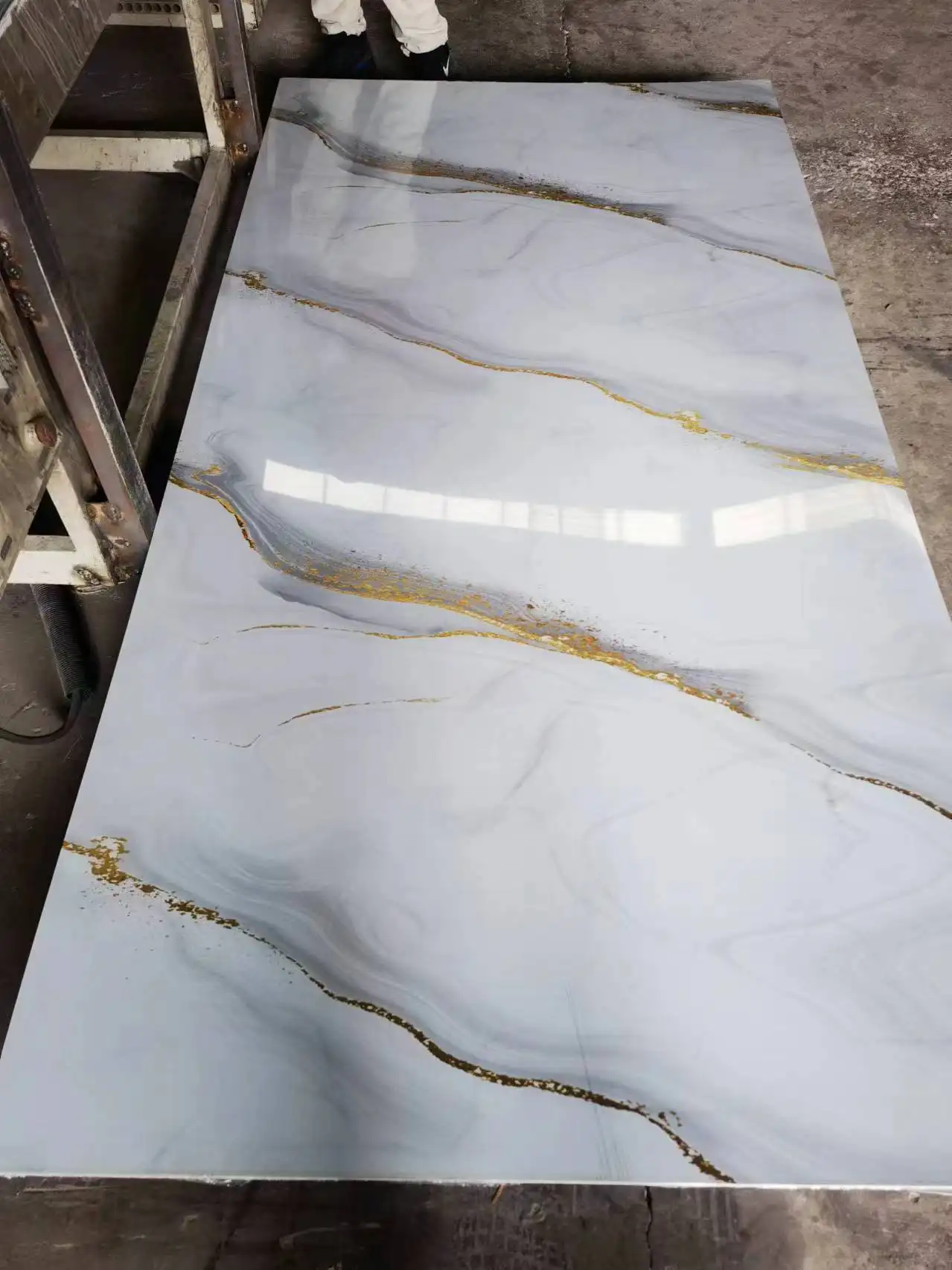 Hight Quality Golden Color Other Board European 2mm 3mm Plastic 2.4m 2.8 m PVC Wall Panel indoor PVC Marble sheet for wall