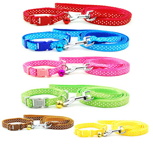 Collar para mascotas con campana y patrón de puntos ajustable para perros pequeños, colores seleccionados al azar - Product Image 1