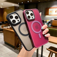 Coque de téléphone magnétique de luxe de haute qualité lunette en silicone souple givrée pour iPhone 11-15Pro max translucide