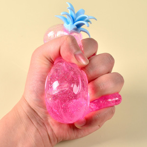 Jouet Squishy en Silicone Scintillant à Remontée Lente, Ours Ananas, Design Anime, Anti-Stress, Jouet Fidget Unisexe - Product Image 3