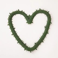 Couronne artificielle personnalisée anneau inférieur en plastique de Noël DIY Design couronne de fleurs cercle de coeur pour la décoration de la maison accessoires