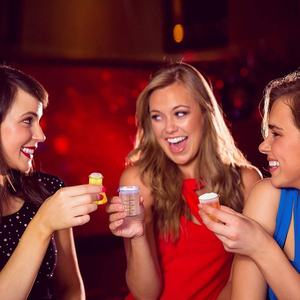 ユニークな飲み物ギフト 面白い科学ギフト ショットグラス 化学ビーカーグラスセット 4個入り プラスチック製実験用グラス 大人向け - Product Image 3