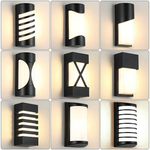 โคมไฟติดผนัง LED กันน้ำสำหรับภายนอกอาคาร แสงส่องขึ้นลงสองทิศทาง เหมาะสำหรับสวน ลานบ้าน ระเบียง - Product Image 1