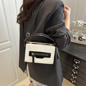 Sacs à bandoulière de luxe pour femmes en PU brillant, écologiques, tendance, à porter en bandoulière, pour le soir, motif géométrique, fermeture éclair - Product Image 4