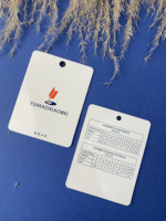 Étiquettes suspendues personnalisées en papier épais imperméable avec lamination brillante, œillets noirs, ruban en polyester et coton à chevrons pour vêtements
