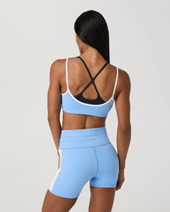 Ensemble de yoga extensible 4 directions pour femme, col carré, bretelles croisées, short taille haute, bordure contrastante, tissu anti-humidité - Product Image 6