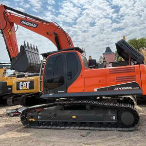 Excavadora de cadenas diésel usada Doosan DX225LC 225 de 22 toneladas, fabricada en Corea, con cucharón de 1.22m y motor potente de 151kw en stock. - Product Image 1