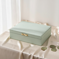 Boîte à bijoux rectangulaire en cuir PU élégante et minimaliste, idéale pour ranger des bagues, des boucles d'oreilles, des colliers, des bracelets, etc.