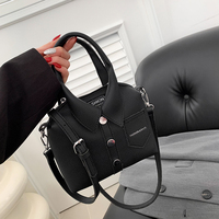 Sac bandoulière en cuir PU en forme de chemise mignon et amusant, avec sangle détachable et réglable, pour femme, idéal pour le quotidien ou comme cadeau.