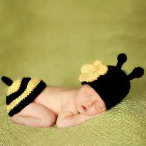 Puntelli per fotografia per bambini servizio fotografico completi neonato uncinetto lavorato a maglia cappello ape Costume