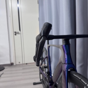 Bicicleta de Carretera de Carbono Completo CE Kozo1 SuperLight R8170 <span class=keywords><strong>Ultegra</strong></span> Di2 de 24 Velocidades con Ruedas de Carbono, Manillar Integrado, Freno de Disco y Eje de Pedalier T47 para Carreras - Product Image 2