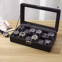Boîte de présentation pour 12 montres en cuir grain litchi avec couvercle en verre, doublure en peluche et quincaillerie dorée/argentée – Vente en gros