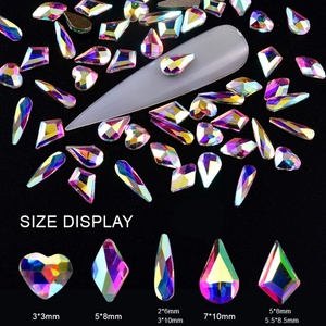 Vente en gros de 50 formes de pierres plates en verre K9, cristaux fantaisie K9 pour la décoration des ongles, la fabrication de bijoux - Product Image 2