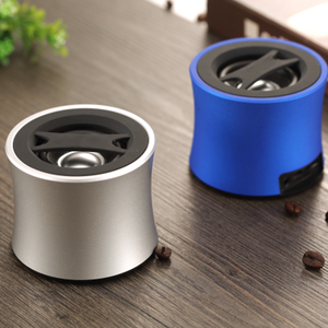 Portable 800mAh <b>Bluetooth</b> <b>Speaker</b> Aluminum Alloy Shell Heavy Bass Wireless <b>Speaker</b> Support TF Card/AUX/FM Radio for Outdoor - Product Image 1