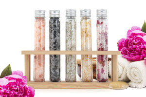 Marque privée Vente en gros OEM/ODM Mini-sel de bain en cristal de trempage naturel Sels de bain nettoyant en profondeur pour le corps avec fleurs séchées - Product Image 4