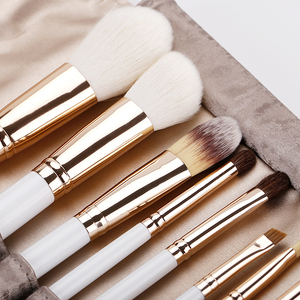 Juego de 10 brochas de maquillaje con gran descuento, herramientas de belleza, brochas <span class=keywords><strong>profesionales</strong></span> con logotipo personalizado, base de pelo de cabra, juego de brochas de maquillaje - Product Image 2