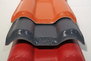 Fourniture de tuiles de toiture en <span class=keywords><strong>PVC</strong></span> revêtues d'ASA de couleur rouge de 3 mm d'épaisseur et accessoires associés - Product Image 2