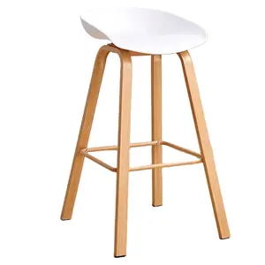 Luxo ao ar livre moderno PP assento Bar Stool Metal Wood Kitchen Bar Chair Barstool Wooden Counter Altura Bar Stool