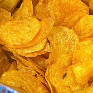 Chips de pommes de terre thaïlandaises de haute qualité en conserve 180g, saveur écrevisses épicées, snacks exotiques - Product Image 1