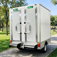 Remorque sanitaire mobile à 2 cabines pour événements publics, location et utilisation en extérieur