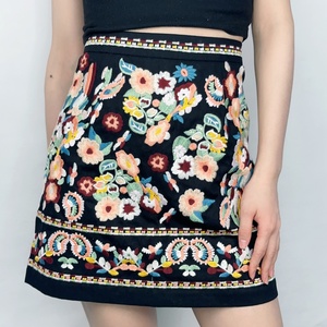 Nouvelle jupe sexy pour femmes, jupe décontractée brodée, jupe trapèze, jupe mini moulante - Product Image 1