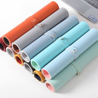 Tapis de bureau antidérapant en cuir PU imprimé à taille personnalisée en usine tapis de souris de table de bureau protecteur de jeu avec logo promotionnel