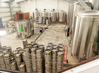 Cuve de brassage à pression en acier inoxydable 600L avec enveloppe de refroidissement par glycol à alvéoles pour la production d'alcool à haute teneur