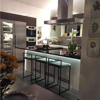 Tabouret de bar en plastique noir pour cuisine moderne avec cadre en fer, siège haut pour petit déjeuner et bistro, salle à manger, mariage en plein air