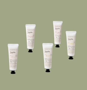JMELLA KR QUEEN 5' Crema de Manos Vegana a Base de Hierbas Sin Parabenos, Hidratante, Nutritiva y Perfumada Para Piel Normal a Seca - Product Image 1