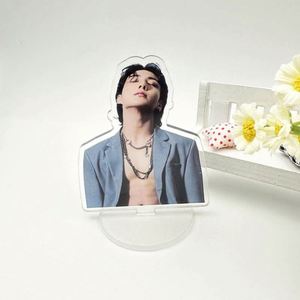 Expositor de Tarjetas Fotográficas Personalizado de Anime Kpop, Soporte de Acrílico Transparente con Impresión a Doble Cara y Holograma Epoxi - Product Image 4