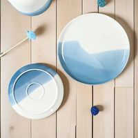 Assiettes en céramique de Noël émaillées bleu dégradé de 10 pouces Design rond moderne peint à la main en vrac pour la maison ou le restaurant