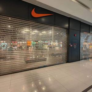 Volet de sécurité panoramique en PVC |   Design moderne |   Fonctionnement électrique |   Anti-vol |   Utilisation commerciale et de stationnement - Product Image 5