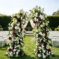 Arche de mariage en soie de haute qualité avec roses artificielles, verdure et fleurs blanches pour décorations de mariage en gros