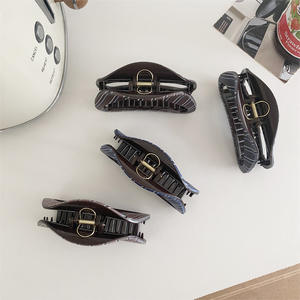 Pince à Cheveux Grande et Simple en Gros, Forme Demi-Circulaire Tendance, Pinces à Cheveux en Plastique Élégantes pour Femmes, Grande Pince à Cheveux à Forte Adhérence - Product Image 3